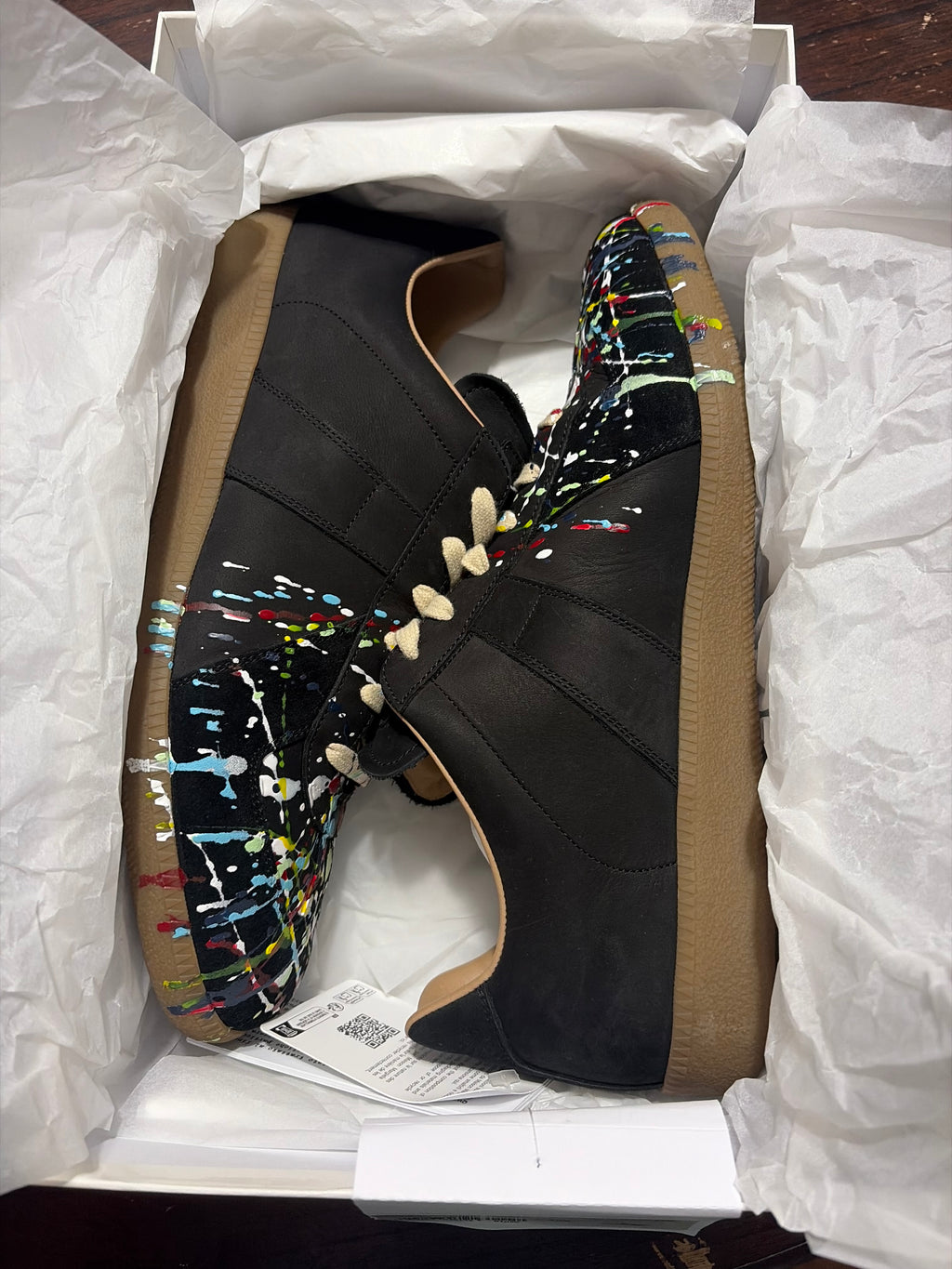 MAISON MARGIELA BLACK PAINT SPLATTER GATS